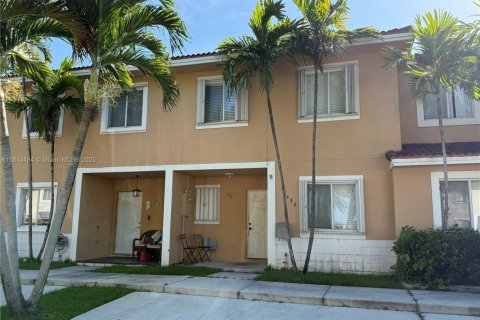 Townhouse in Miami, Florida 3 bedrooms, 117.99 sq.m. № 1761709 - photo 3