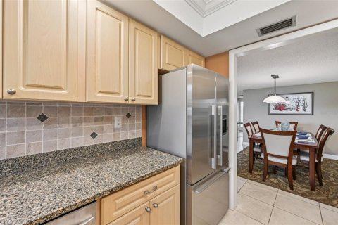 Copropriété à vendre à Sarasota, Floride: 2 chambres, 153.29 m2 № 1857649 - photo 2