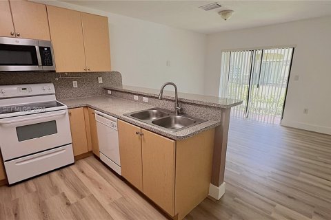 Copropriété à louer à Cutler Bay, Floride: 3 chambres, 128.48 m2 № 2265489 - photo 9