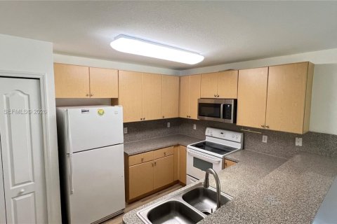 Copropriété à louer à Cutler Bay, Floride: 3 chambres, 128.48 m2 № 2265489 - photo 7