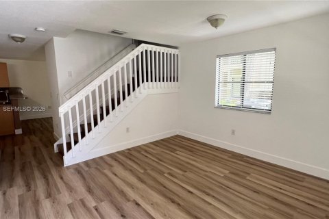 Copropriété à louer à Cutler Bay, Floride: 3 chambres, 128.48 m2 № 2265489 - photo 12
