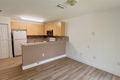 Copropriété à louer à Cutler Bay, Floride: 3 chambres, 128.48 m2 № 2265489 - photo 6