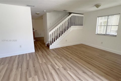 Copropriété à louer à Cutler Bay, Floride: 3 chambres, 128.48 m2 № 2265489 - photo 4