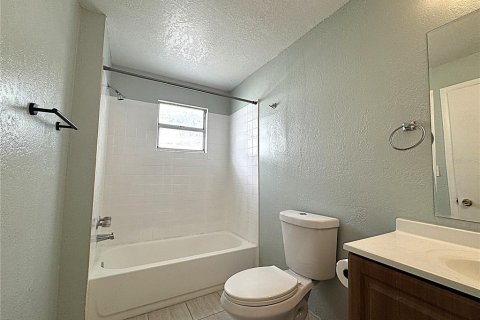 Casa en venta en Lakeland, Florida, 4 dormitorios, 111.85 m2 № 1905579 - foto 5