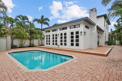 House in Sarasota, Florida 5 bedrooms, 233.18 sq.m. № 1913547 - photo 4