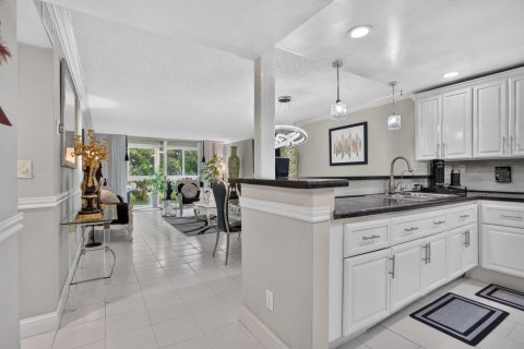 Condo in Sunrise, Florida, 2 bedrooms  № 2341380