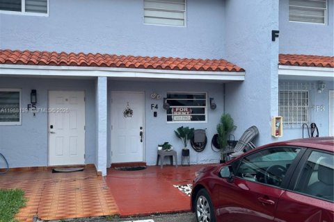 Adosado en alquiler en Sweetwater, Florida, 2 dormitorios, 76.64 m2 № 2051287 - foto 2