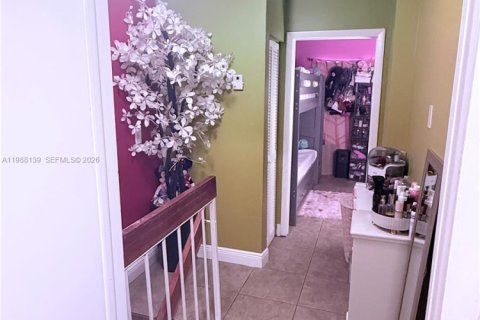 Adosado en alquiler en Sweetwater, Florida, 2 dormitorios, 76.64 m2 № 2051287 - foto 11