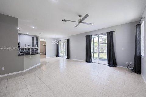 Купить виллу или дом в Уэстон, Флорида 5 спален, 292.08м2, № 2064131 - фото 16