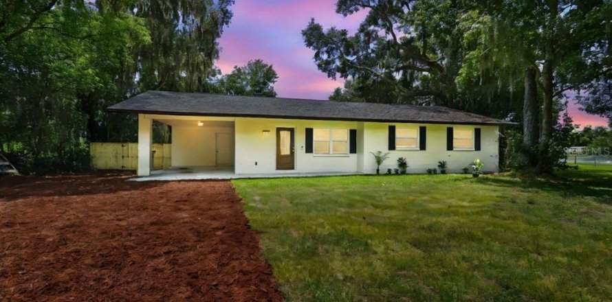 Villa ou maison à Land O' Lakes, Floride 3 chambres, 120.22 m2 № 1899413
