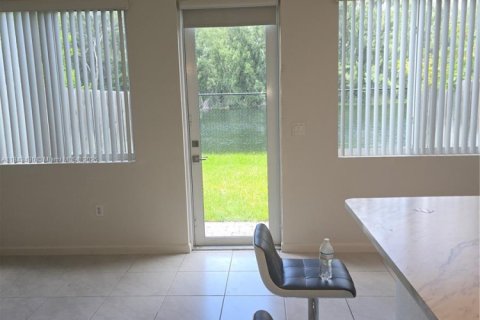 Touwnhouse à louer à Miami Gardens, Floride: 4 chambres, 141.58 m2 № 1940080 - photo 6