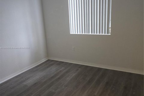 Touwnhouse à louer à Miami Gardens, Floride: 4 chambres, 141.58 m2 № 1940080 - photo 11