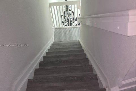 Touwnhouse à louer à Miami Gardens, Floride: 4 chambres, 141.58 m2 № 1940080 - photo 12