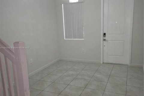Touwnhouse à louer à Miami Gardens, Floride: 4 chambres, 141.58 m2 № 1940080 - photo 2