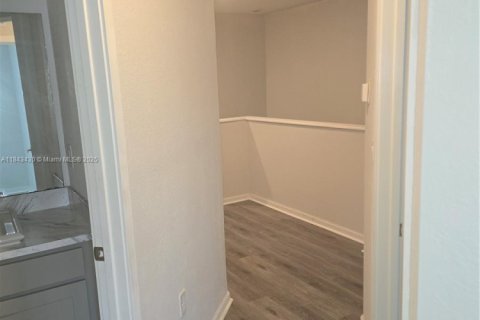 Touwnhouse à louer à Miami Gardens, Floride: 4 chambres, 141.58 m2 № 1940080 - photo 14