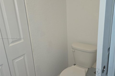 Touwnhouse à louer à Miami Gardens, Floride: 4 chambres, 141.58 m2 № 1940080 - photo 8