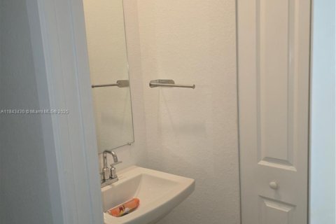 Touwnhouse à louer à Miami Gardens, Floride: 4 chambres, 141.58 m2 № 1940080 - photo 9