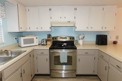 House in Palm Harbor, Florida 2 bedrooms, 99.41 sq.m. № 2233556 - photo 6