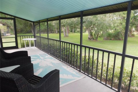 House in Palm Harbor, Florida 2 bedrooms, 99.41 sq.m. № 2233556 - photo 18