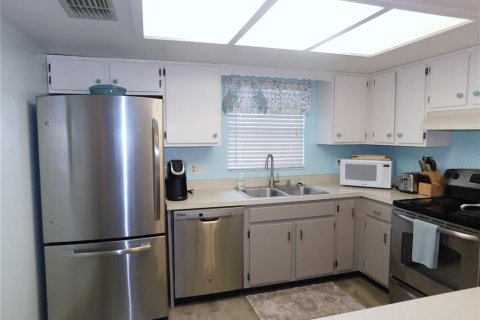 House in Palm Harbor, Florida 2 bedrooms, 99.41 sq.m. № 2233556 - photo 5