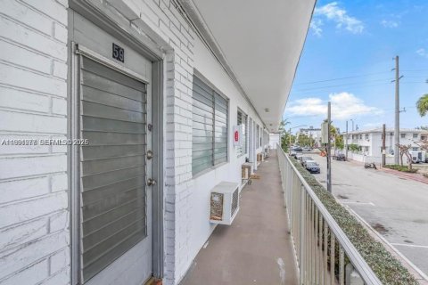 Купить кондоминиум в Майами-Бич, Флорида 37.16м2, № 2057504 - фото 3