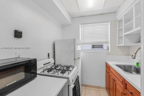 Купить кондоминиум в Майами-Бич, Флорида 37.16м2, № 2057504 - фото 10