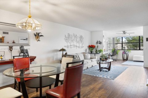 Copropriété à vendre à Sunrise, Floride: 2 chambres, 115.66 m2 № 1972427 - photo 7