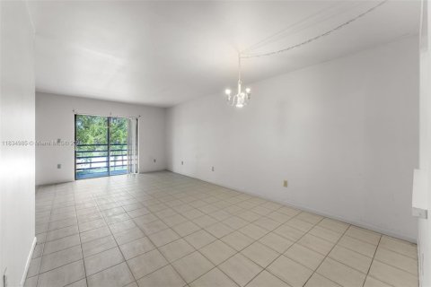 Copropriété à louer à Miami, Floride: 2 chambres, 71.53 m2 № 1937104 - photo 2