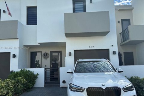 Townhouse in Miami, Florida 4 bedrooms, 172.52 sq.m. № 2002826