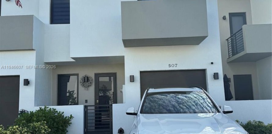 Townhouse in Miami, Florida 4 bedrooms, 172.52 sq.m. № 2002826