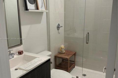 Townhouse in Miami, Florida 4 bedrooms, 172.52 sq.m. № 2002826 - photo 9