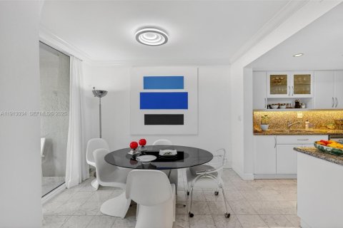 Condominio en venta en Key Biscayne, Florida, 2 dormitorios, 148.64 m2 № 2055385 - foto 18