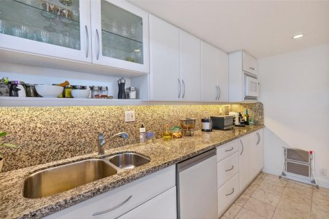 Condominio en venta en Key Biscayne, Florida, 2 dormitorios, 148.64 m2 № 2055385 - foto 14