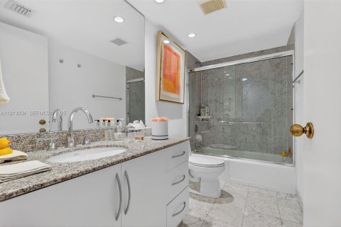 Condominio en venta en Key Biscayne, Florida, 2 dormitorios, 148.64 m2 № 2055385 - foto 28