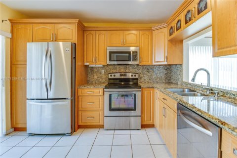 Купить кондоминиум в Тамарак, Флорида 4 комнаты, 98.48м2, № 2083709 - фото 5