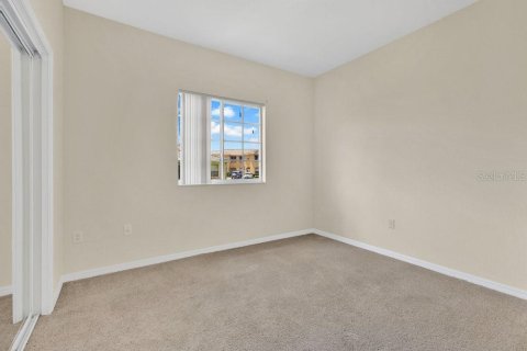 Condo in Poinciana, Florida, 2 bedrooms  № 1909213 - photo 17
