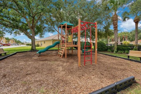 Condo in Poinciana, Florida, 2 bedrooms  № 1909213 - photo 25