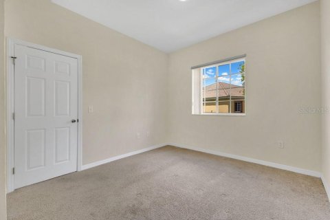 Condo in Poinciana, Florida, 2 bedrooms  № 1909213 - photo 15