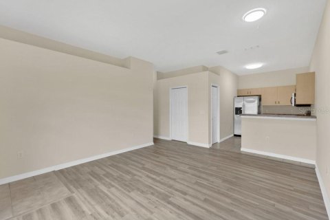 Condo in Poinciana, Florida, 2 bedrooms  № 1909213 - photo 7