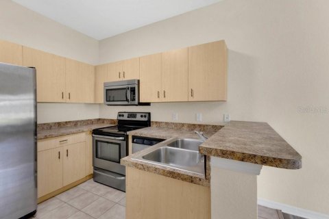 Condo in Poinciana, Florida, 2 bedrooms  № 1909213 - photo 13