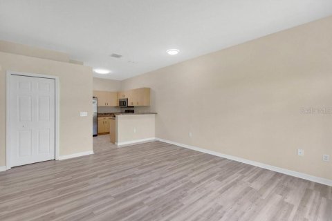 Condo in Poinciana, Florida, 2 bedrooms  № 1909213 - photo 8