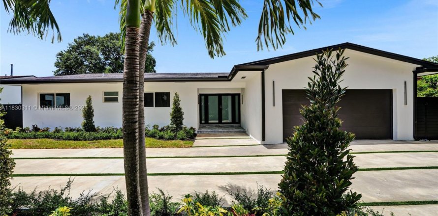 House in Miami, Florida 5 bedrooms, 197.14 sq.m. № 1826062