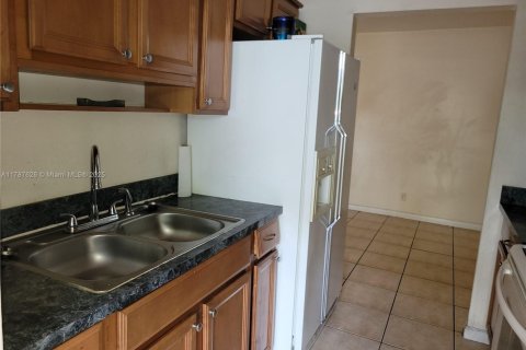 Condo in Coral Springs, Florida, 2 bedrooms № 1704910 - photo 1