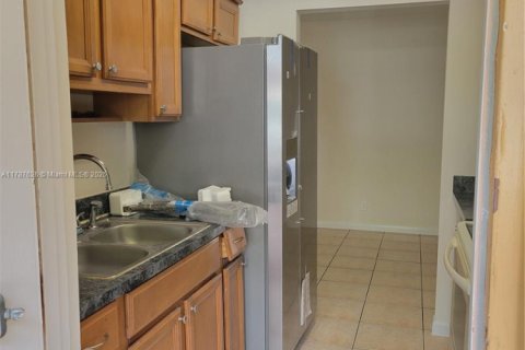 Condo in Coral Springs, Florida, 2 bedrooms № 1704910 - photo 7