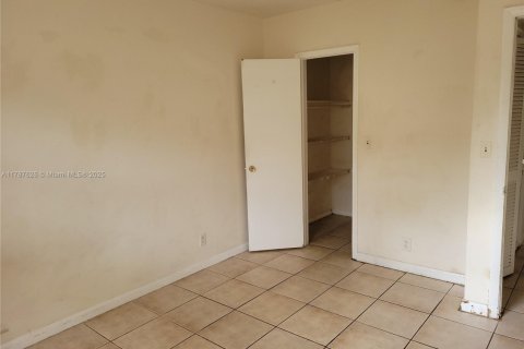 Condo in Coral Springs, Florida, 2 bedrooms № 1704910 - photo 5