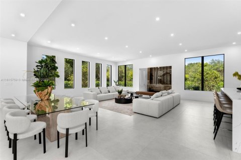 Villa ou maison à vendre à Pinecrest, Floride: 6 chambres, 613.99 m2 № 1768630 - photo 14