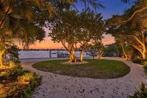 Villa ou maison à vendre à Sarasota, Floride: 5 chambres, 183.95 m2 № 2437169 - photo 2