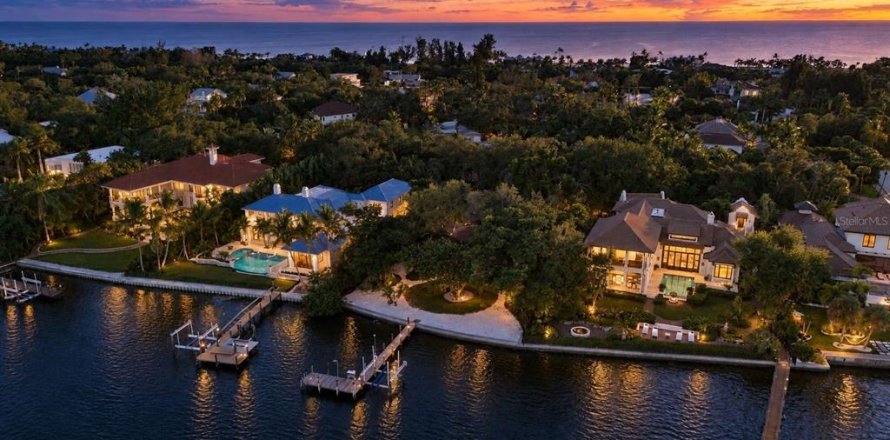 Villa ou maison à Sarasota, Floride 5 chambres, 183.95 m2 № 2437169