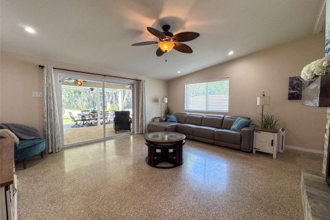 Casa en venta en Melrose, Florida, 4 dormitorios, 216.09 m2 № 1717452 - foto 9