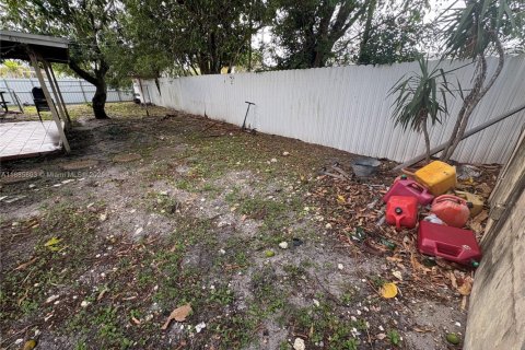 House in Miami Gardens, Florida 4 bedrooms, 208.19 sq.m. № 1979083 - photo 18